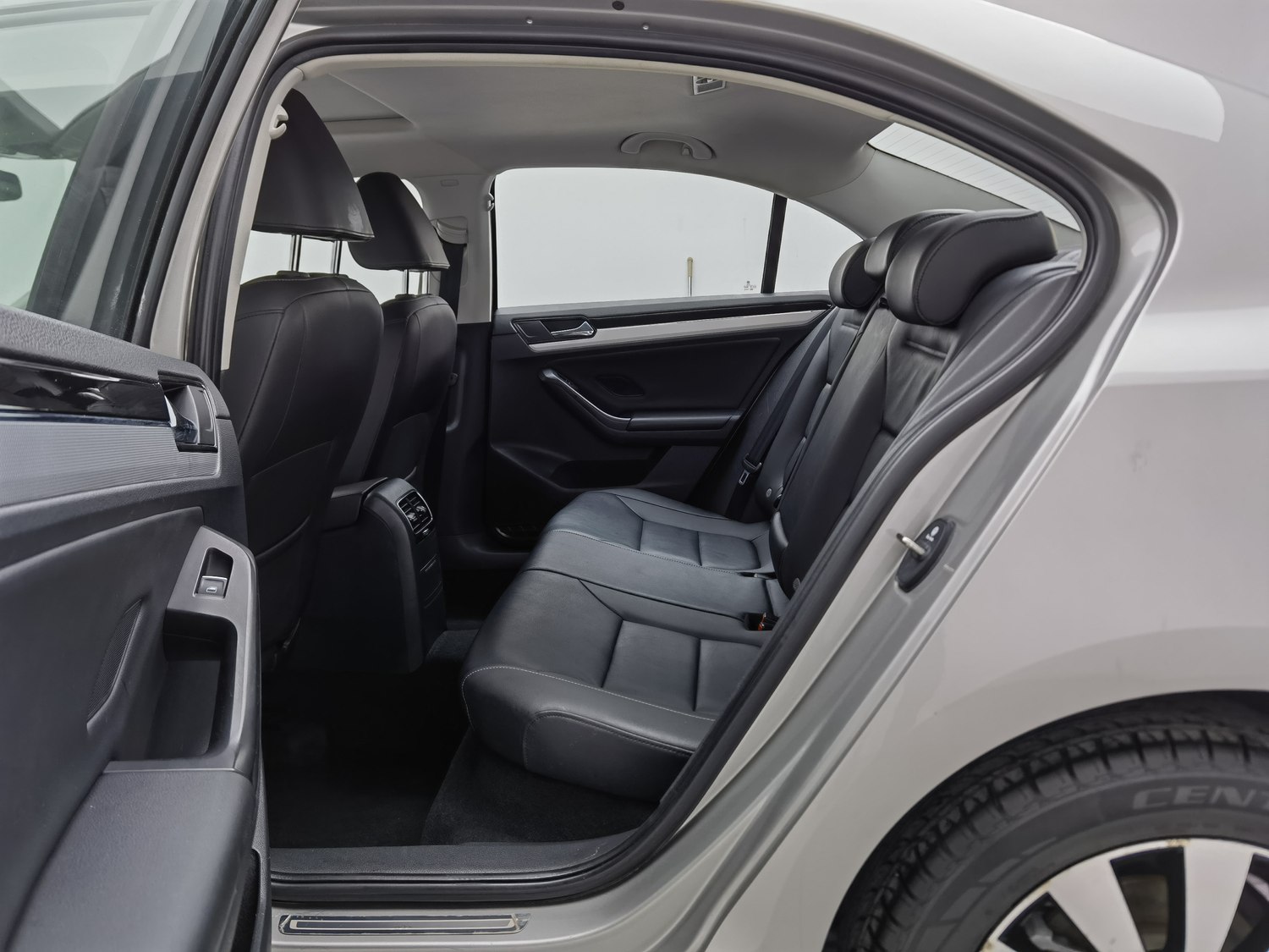 Used Volkswagen Sagitar 2018 1.6 AT