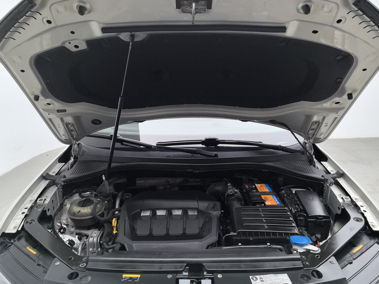 Used Volkswagen Tiguan L 2021 2.0 AT