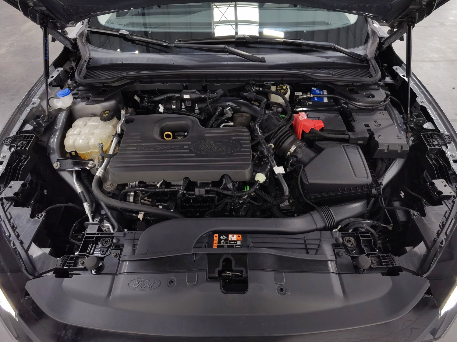 Used Ford Mondeo 2022 2.0 AT