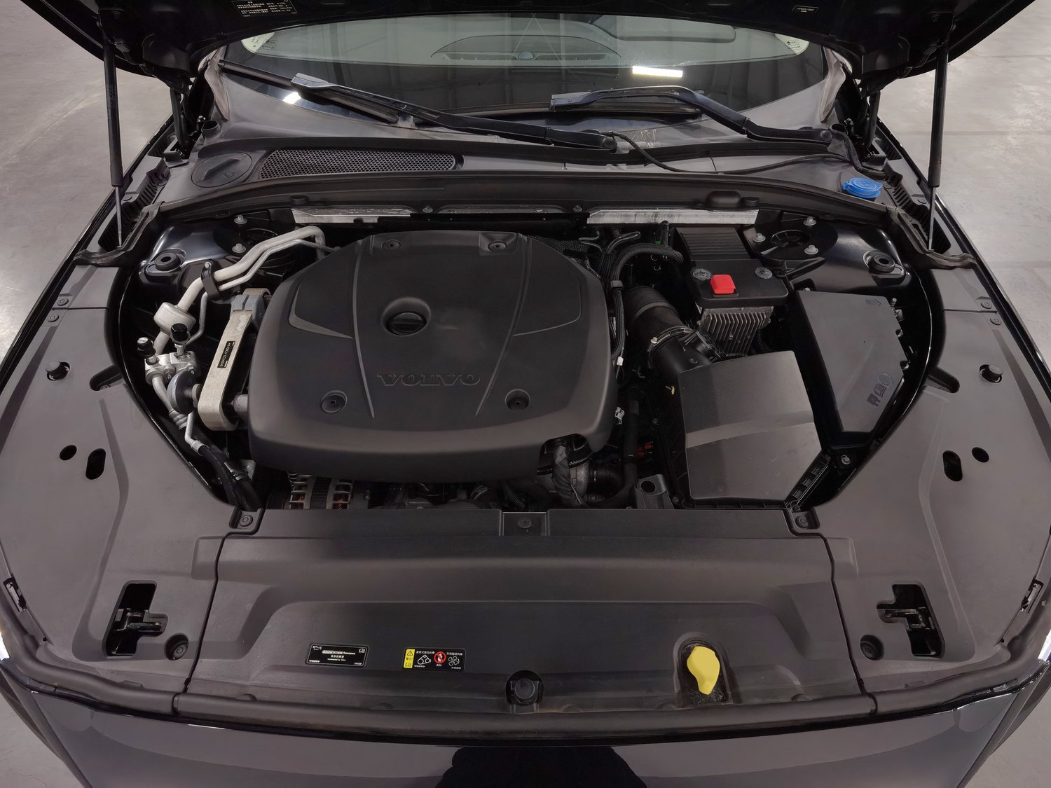 Used Volvo S90 2020 2.0 AT
