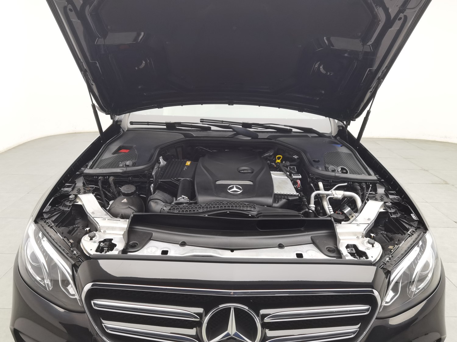 Used Mercedes-Benz E-Class 2017 2.0 AT