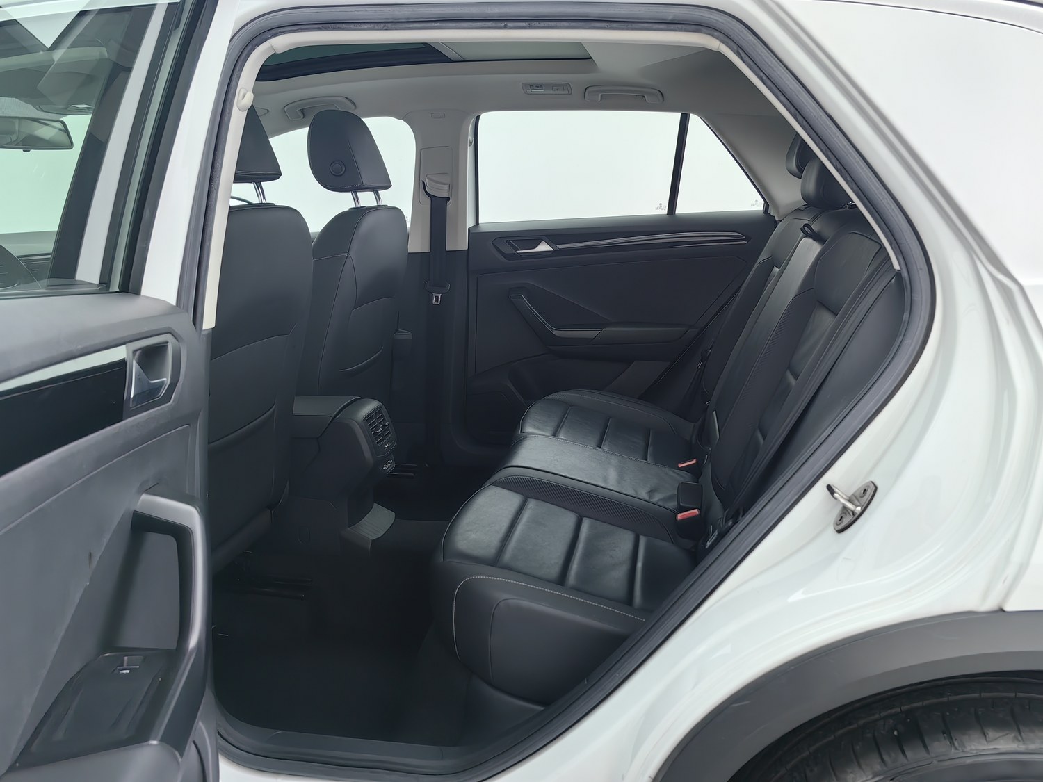 Used Volkswagen T-Roc 2019 1.4 AT