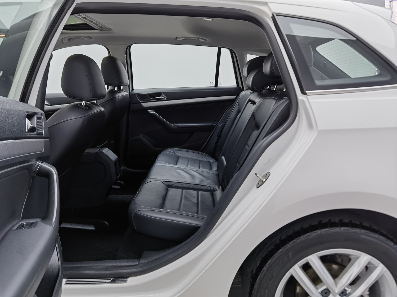 Used Volkswagen Gran Lavida 2015 1.4 AT