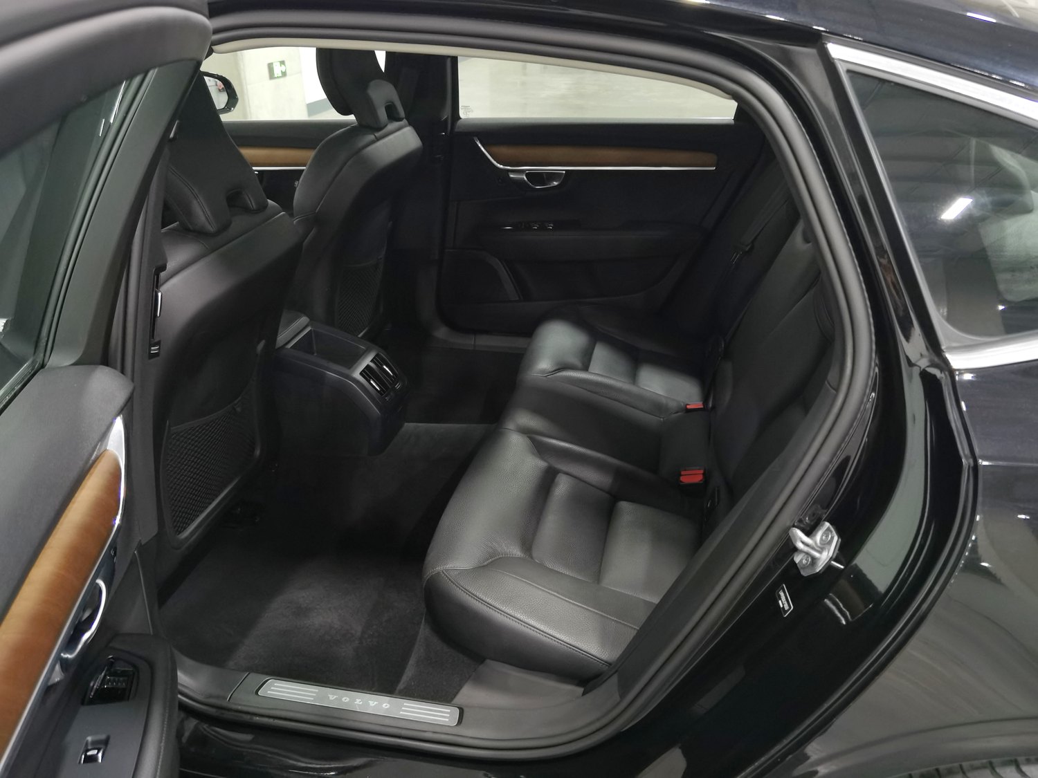 Used Volvo S90 2020 2.0 AT