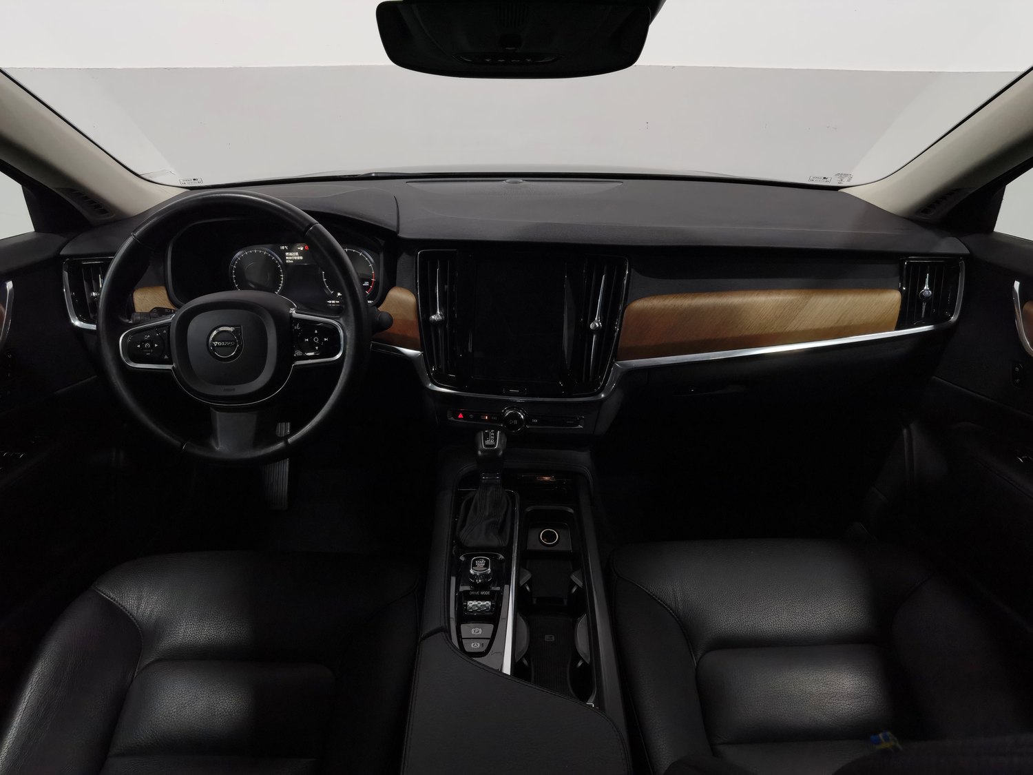 Used Volvo S90 2020 2.0 AT
