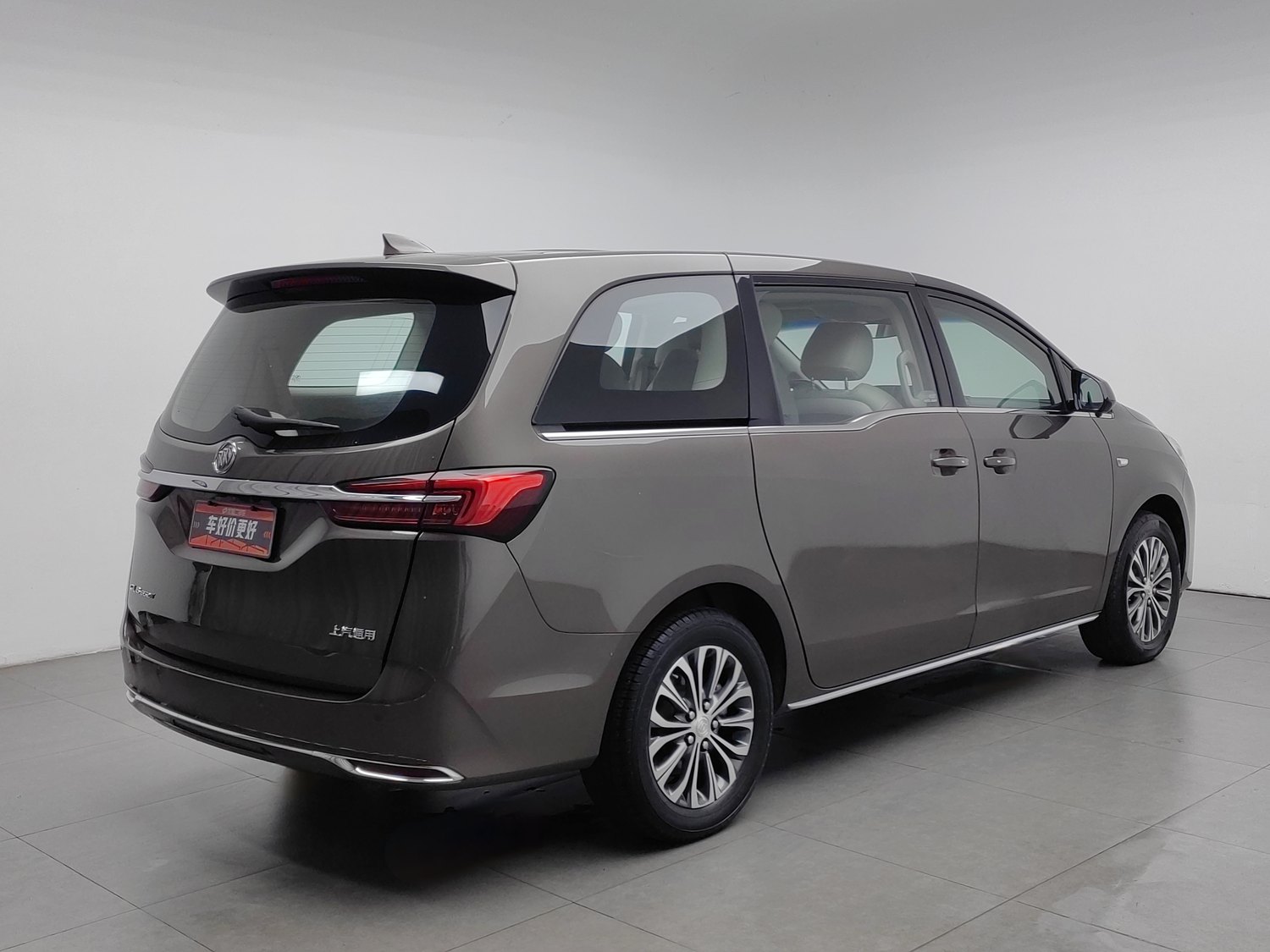 Used Buick GL8 2023 2.0 AT