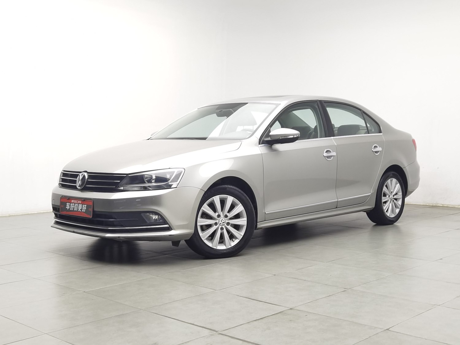 Used Volkswagen Sagitar 2015 1.4 AT