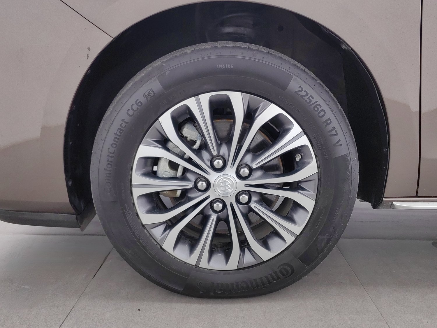 Used Buick GL8 2023 2.0 AT