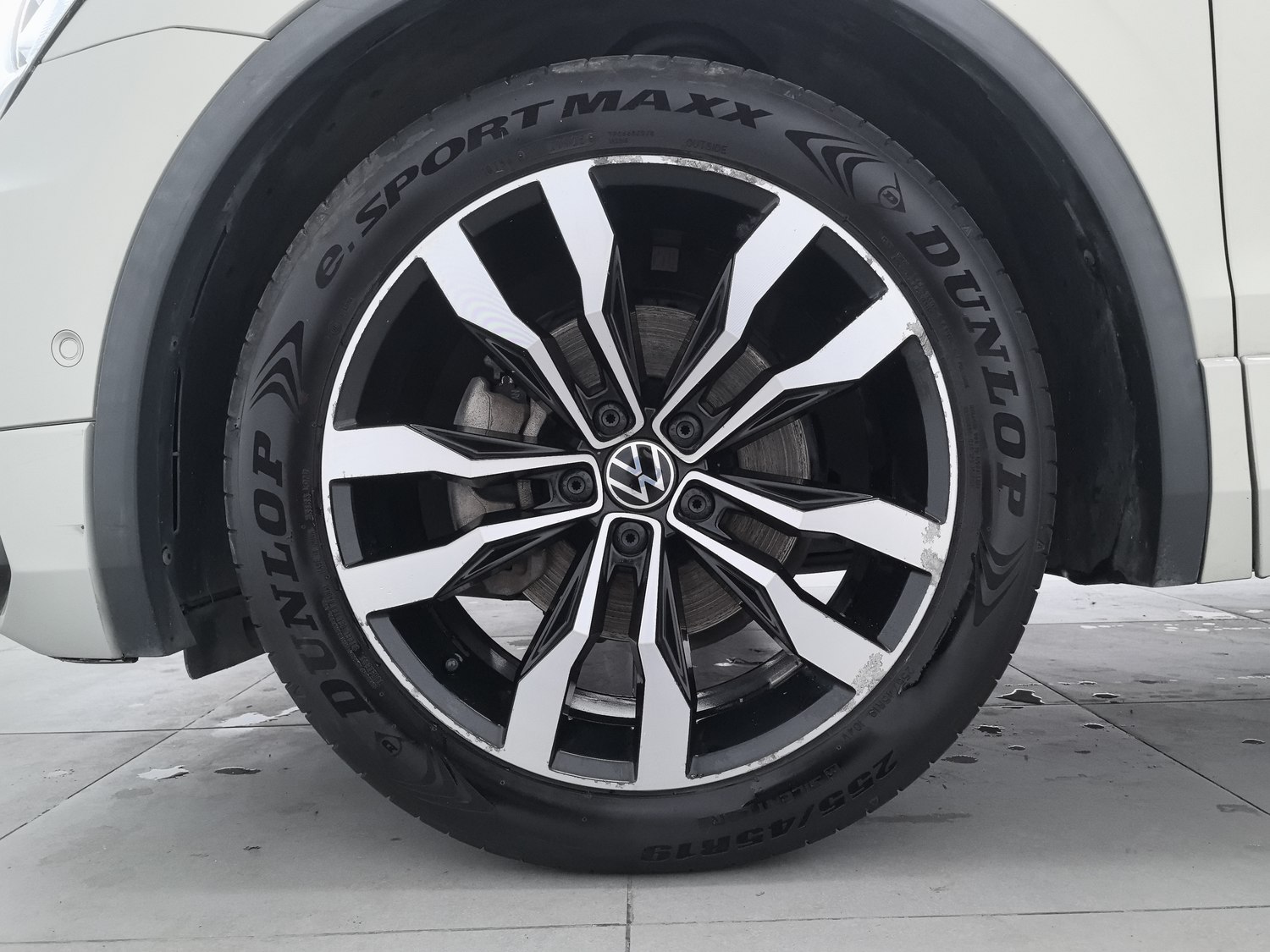 Used Volkswagen Tiguan L 2021 2.0 AT
