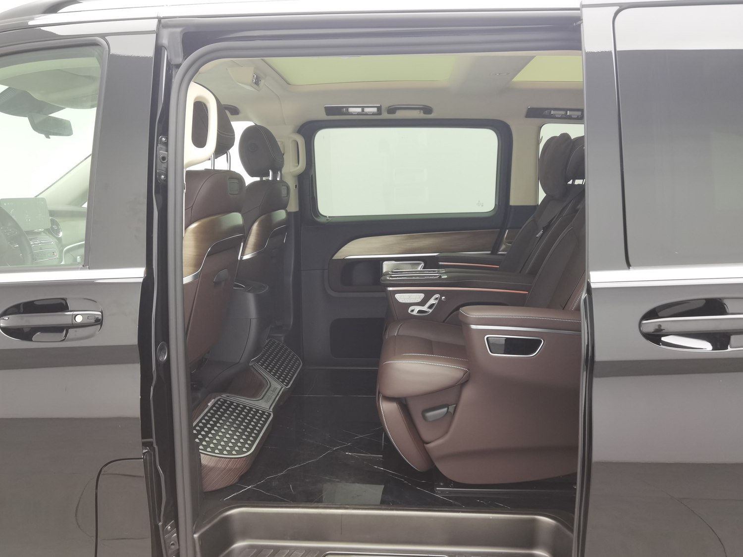 Used Mercedes-Benz V-Class 2022 2.0 AT