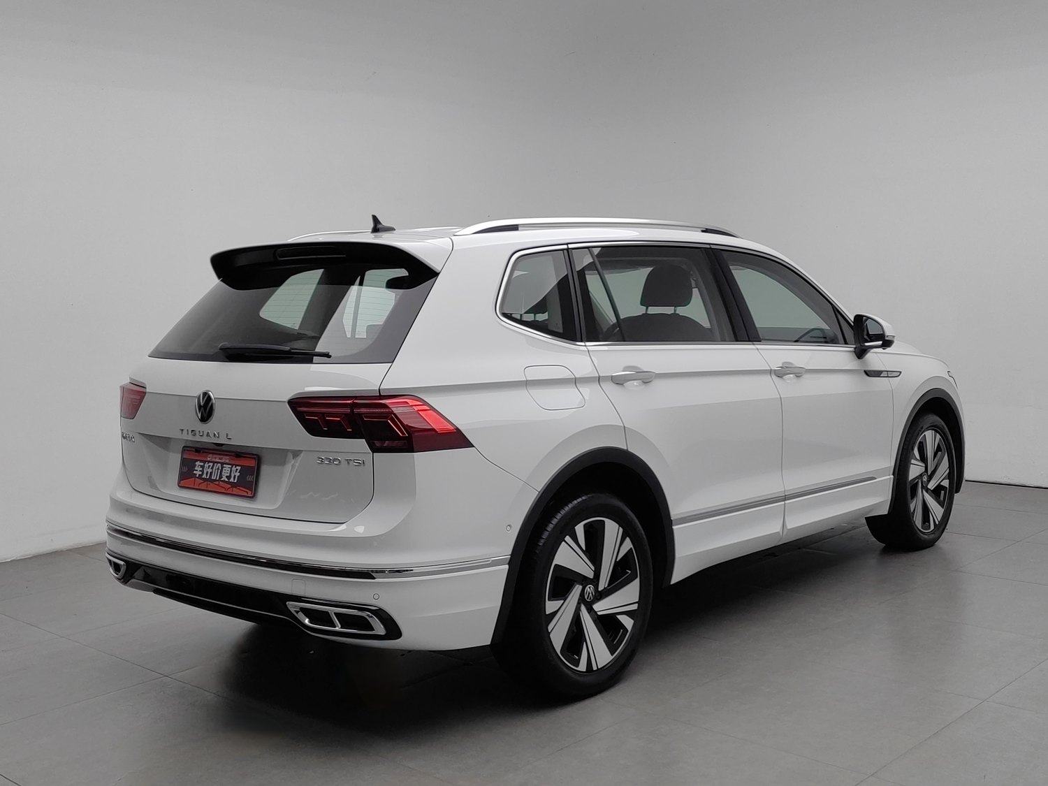 Used Volkswagen Tiguan L 2023 2.0 AT