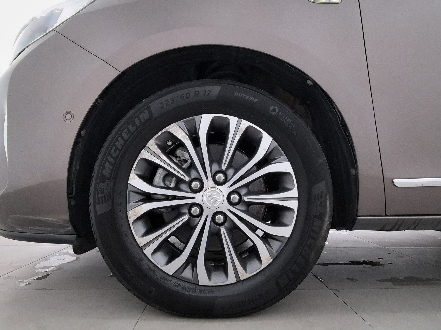Used Buick GL8 2022 2.0 AT