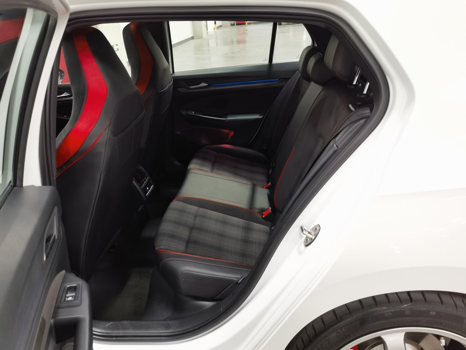 Used Volkswagen Golf GTI 2025 2.0 AT
