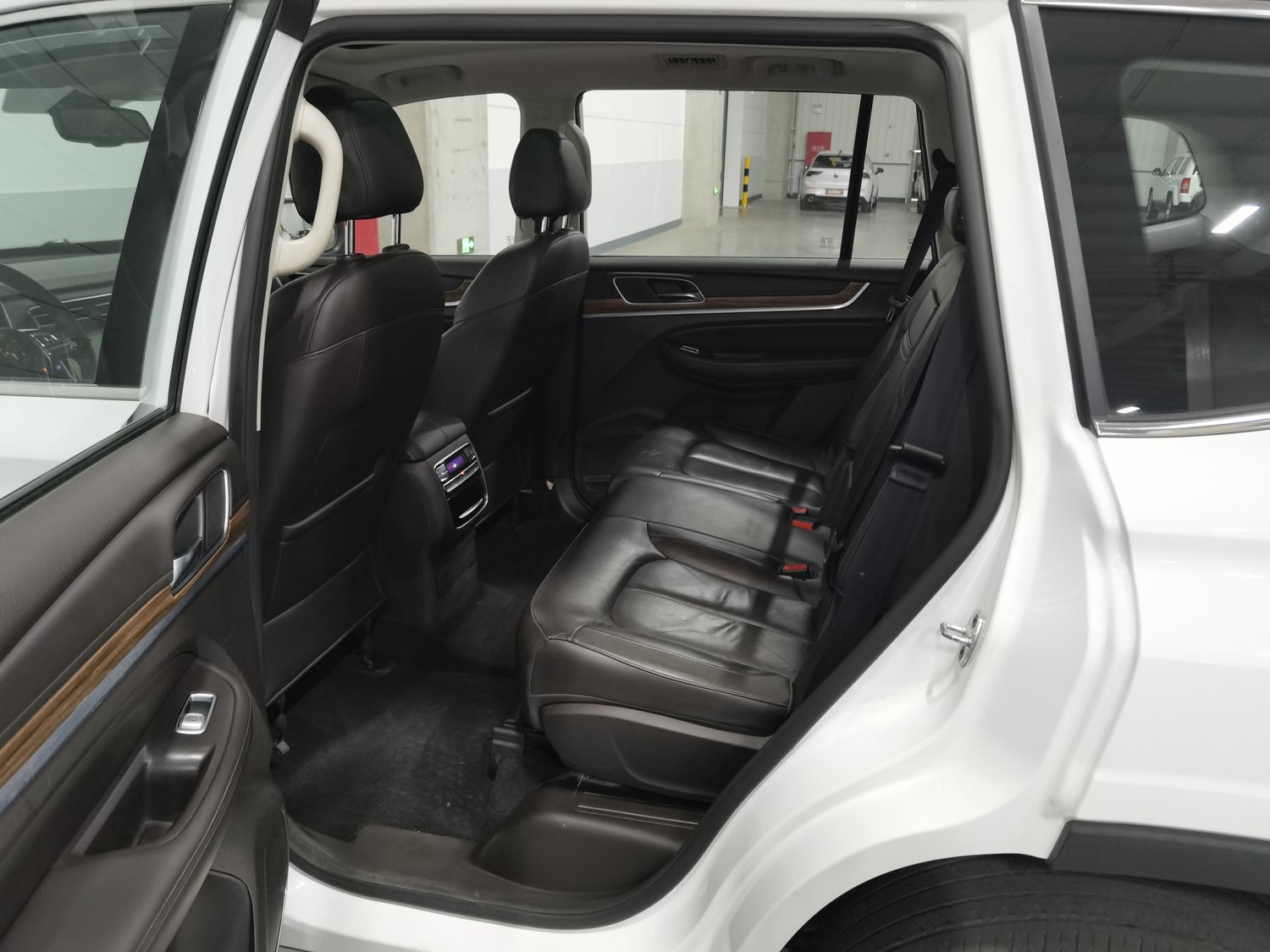 Used Roewe RX8 2018 2.0 AT