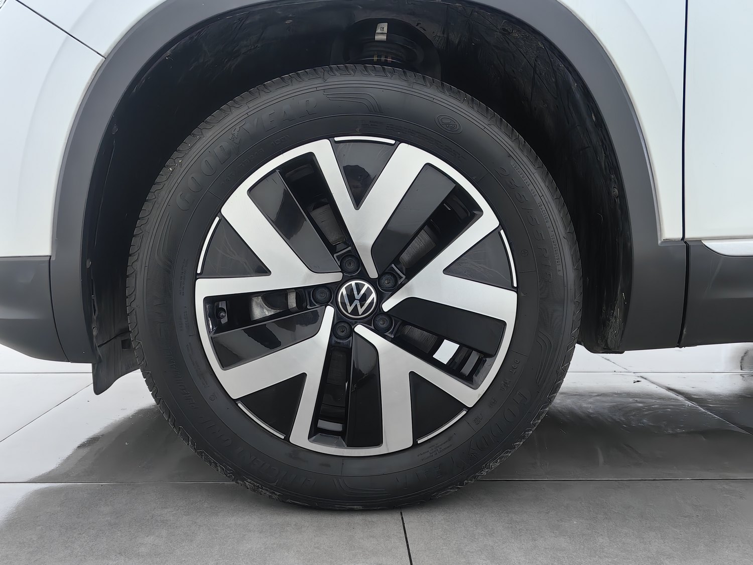 Used Volkswagen Tayron 2024 2.0 AT