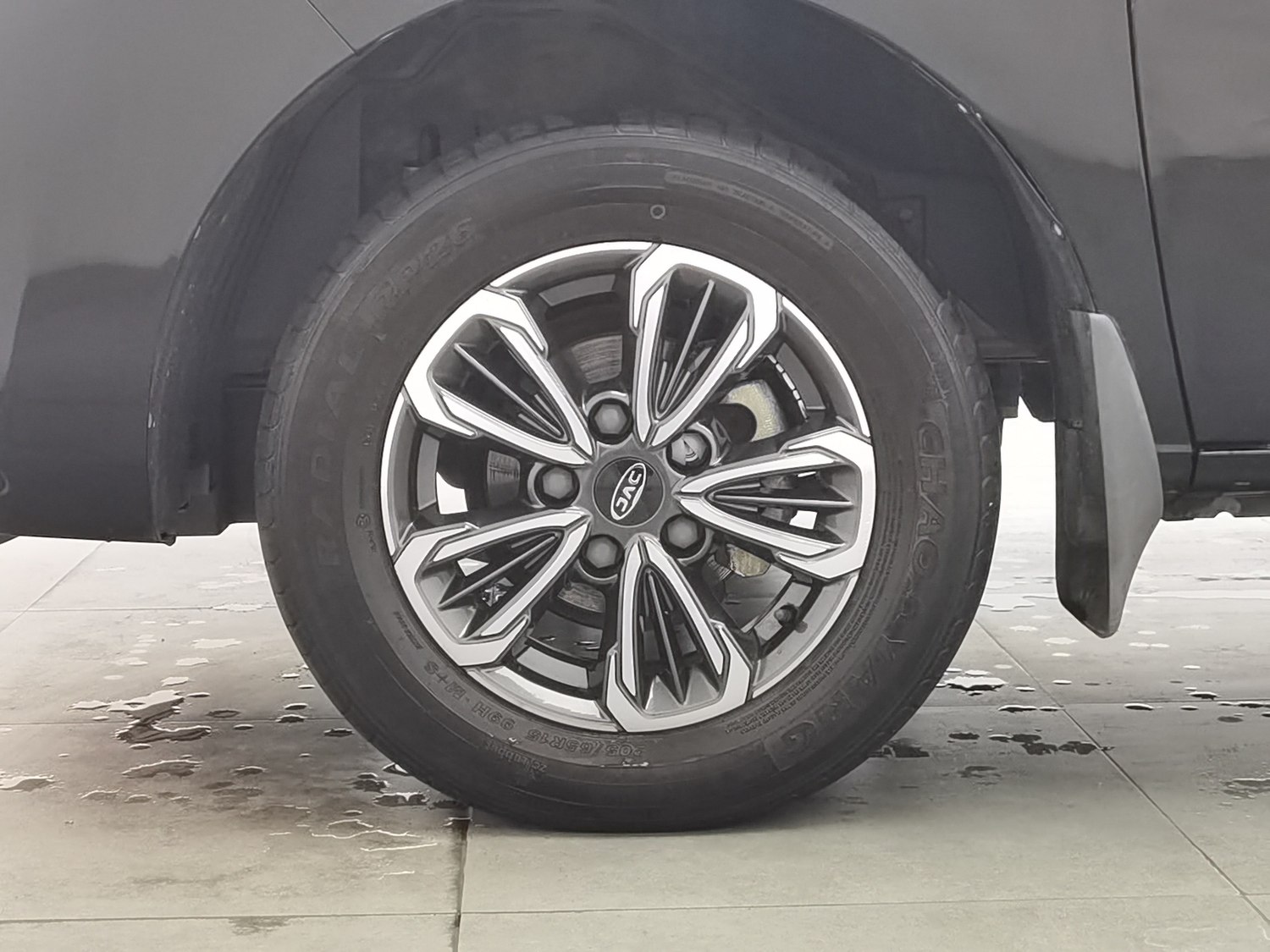 Used JAC Refine M3 2022 1.5 MT