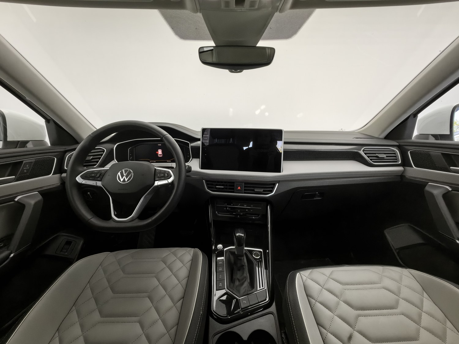 Used Volkswagen Tayron 2024 2.0 AT