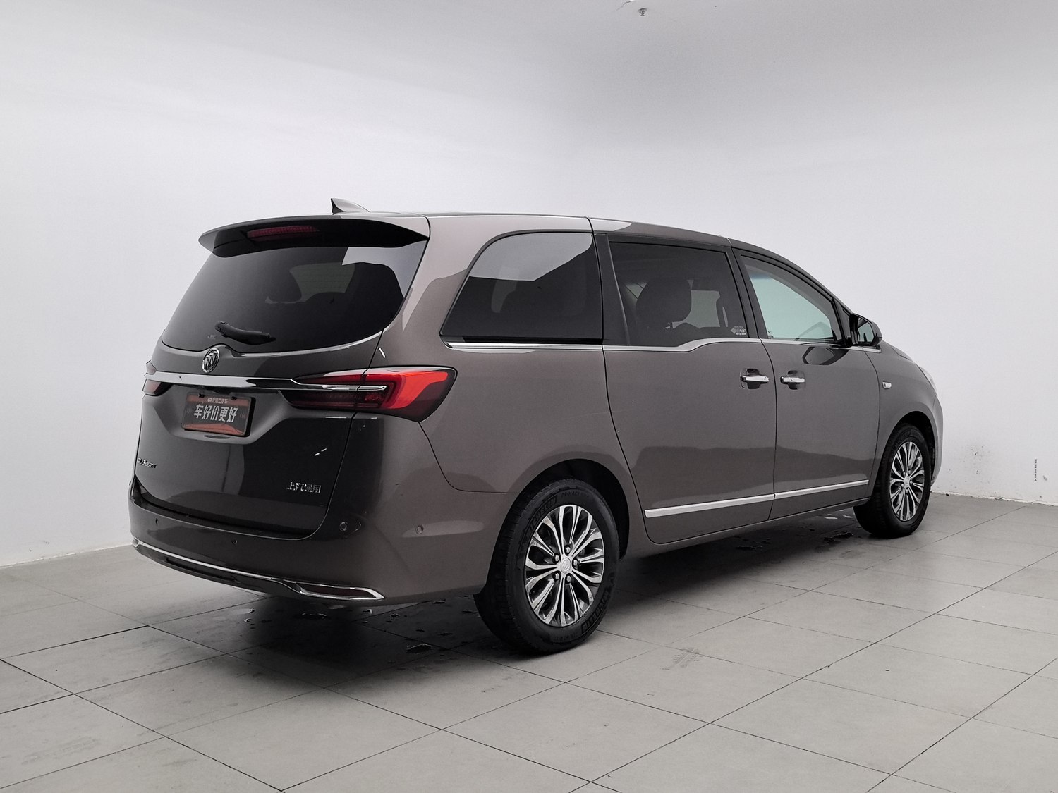 Used Buick GL8 2022 2.0 AT