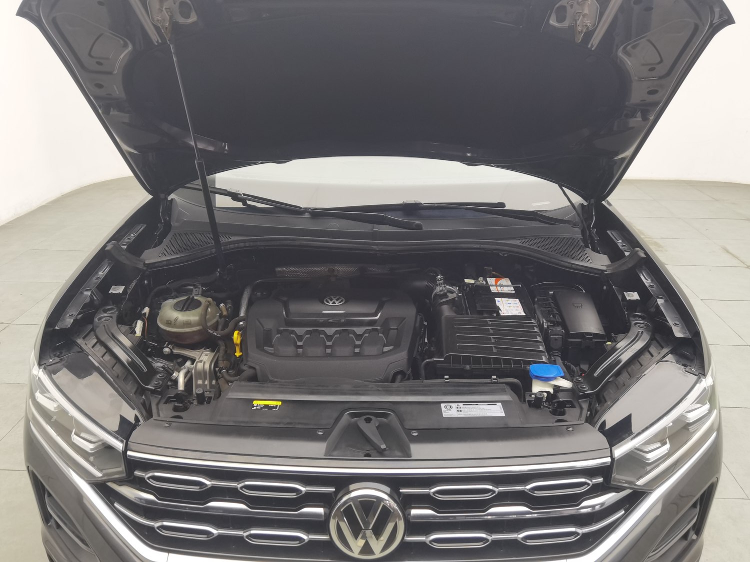 Used Volkswagen Tayron 2019 2.0 AT