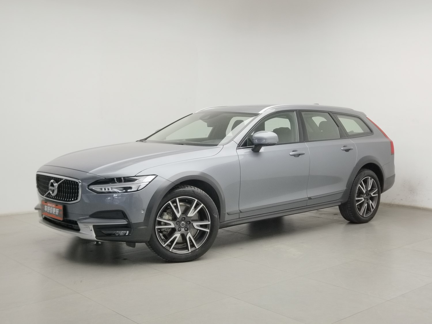 Used Volvo V90 2019 2.0 AT