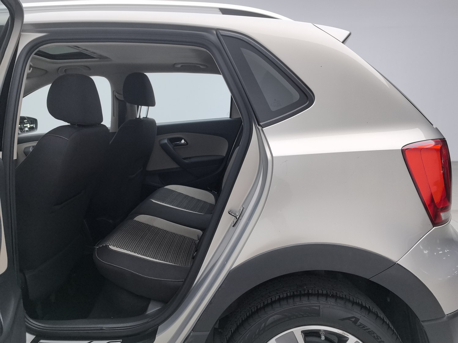 Used Volkswagen Polo 2012 1.6 AT