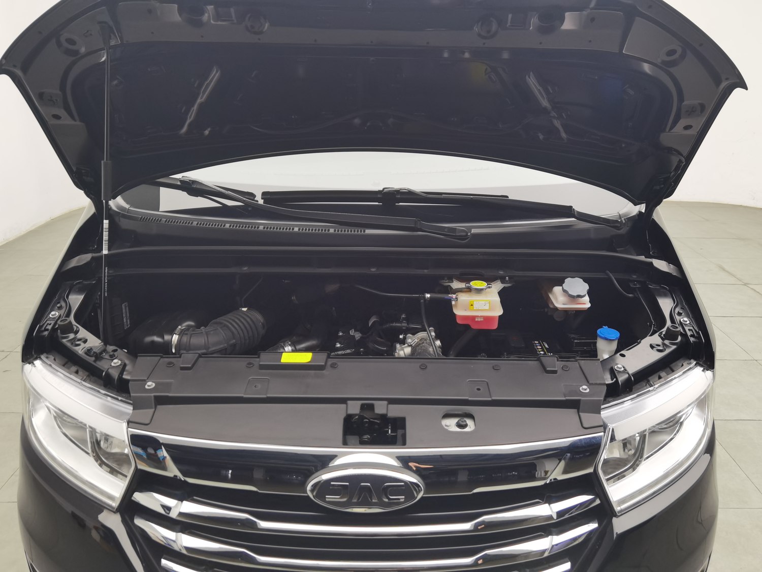 Used JAC Refine M3 2025 1.5 MT
