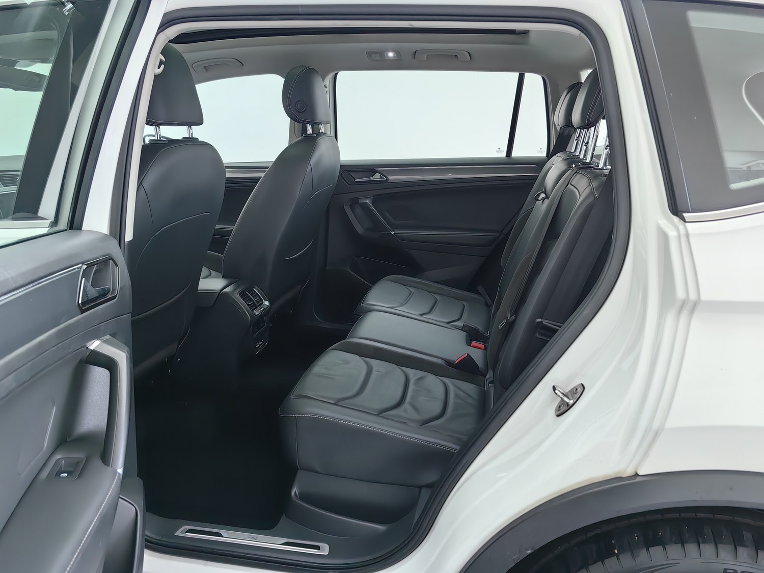 Used Volkswagen Tiguan L 2021 2.0 AT