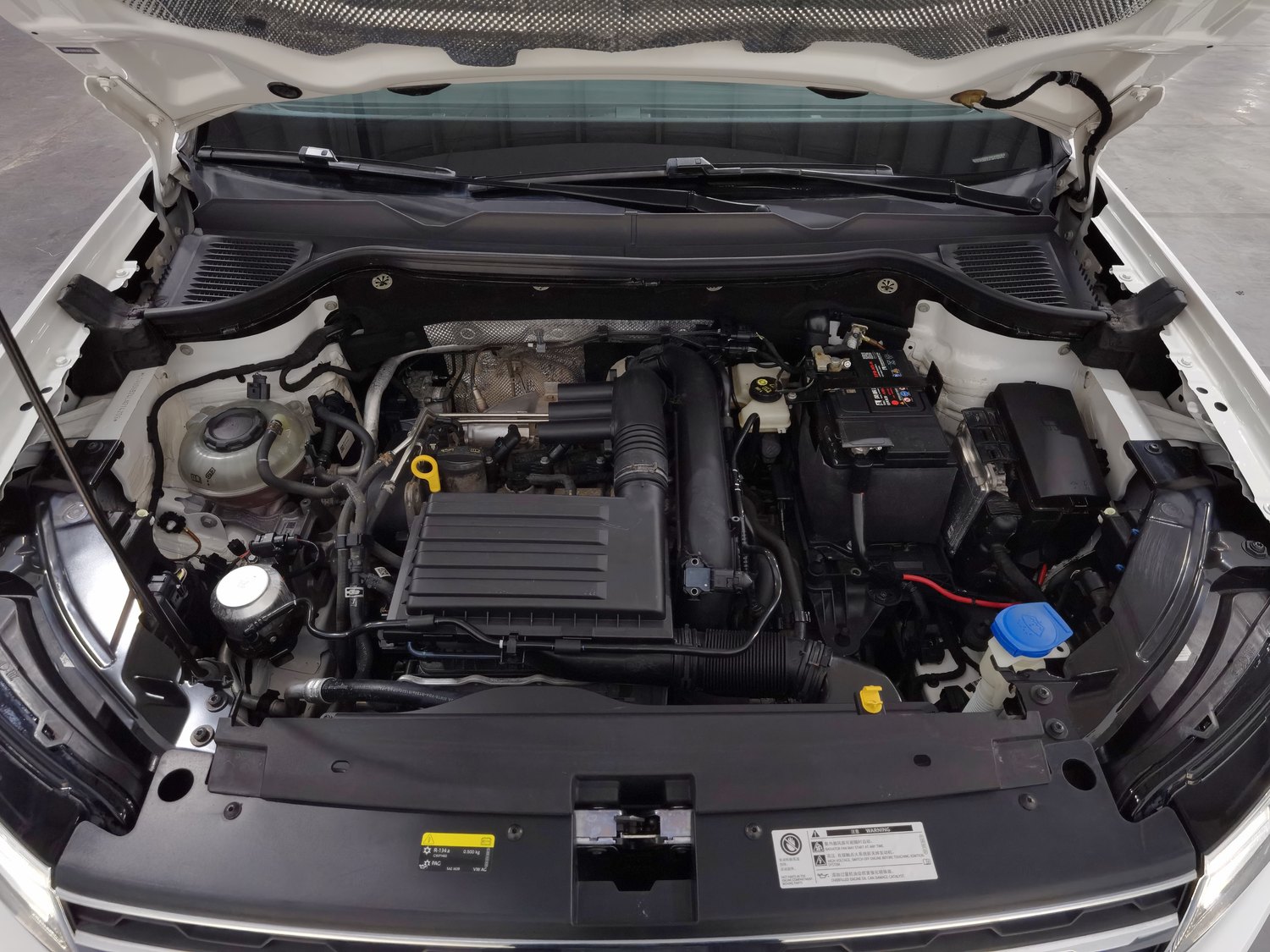 Used Volkswagen Tharu L 2020 1.4 AT