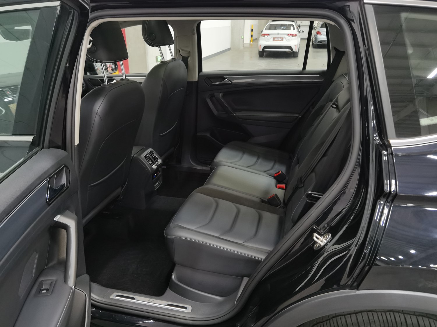 Used Volkswagen Tiguan L 2021 2.0 AT