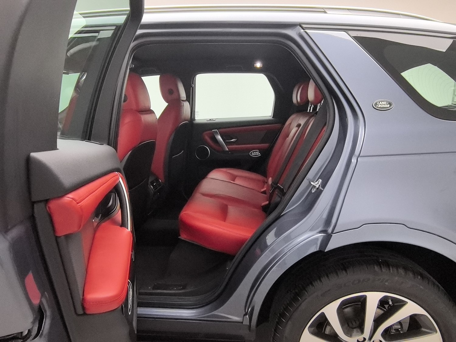 Used Land Rover Discovery Sport 2021 2.0 AT
