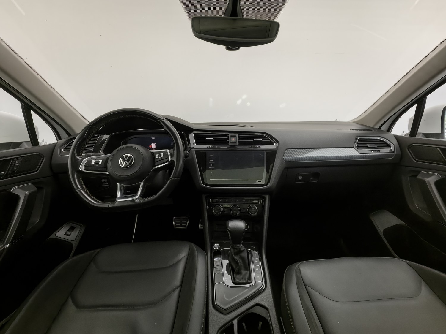Used Volkswagen Tiguan L 2021 2.0 AT