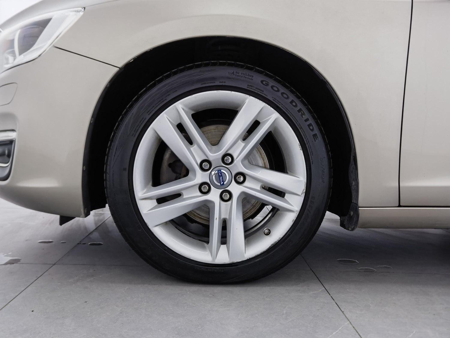 Used Volvo S60 2014 2.0 AT