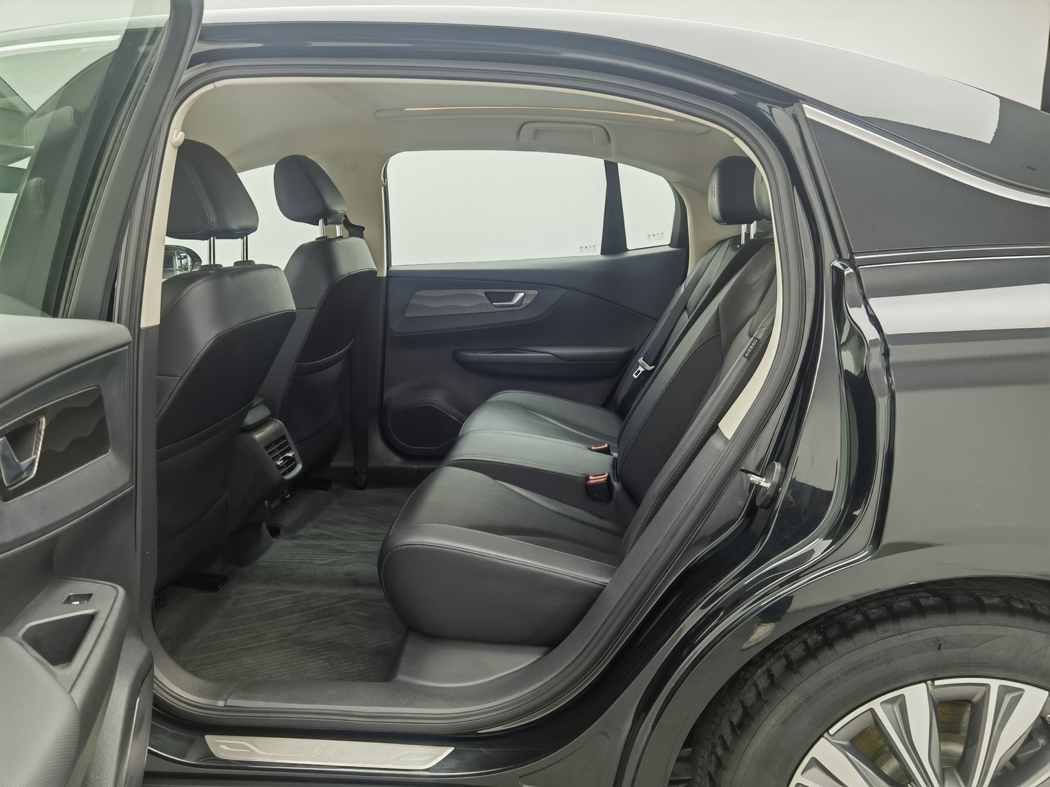 Used Hongqi E-QM5 2022