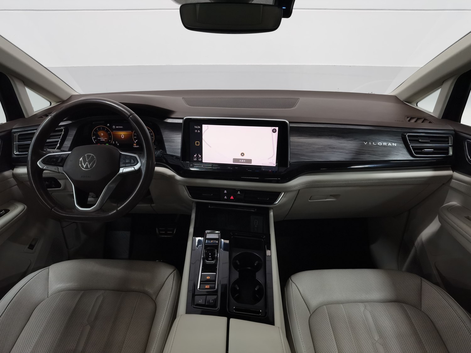 Used Volkswagen Viloran 2022 2.0 AT