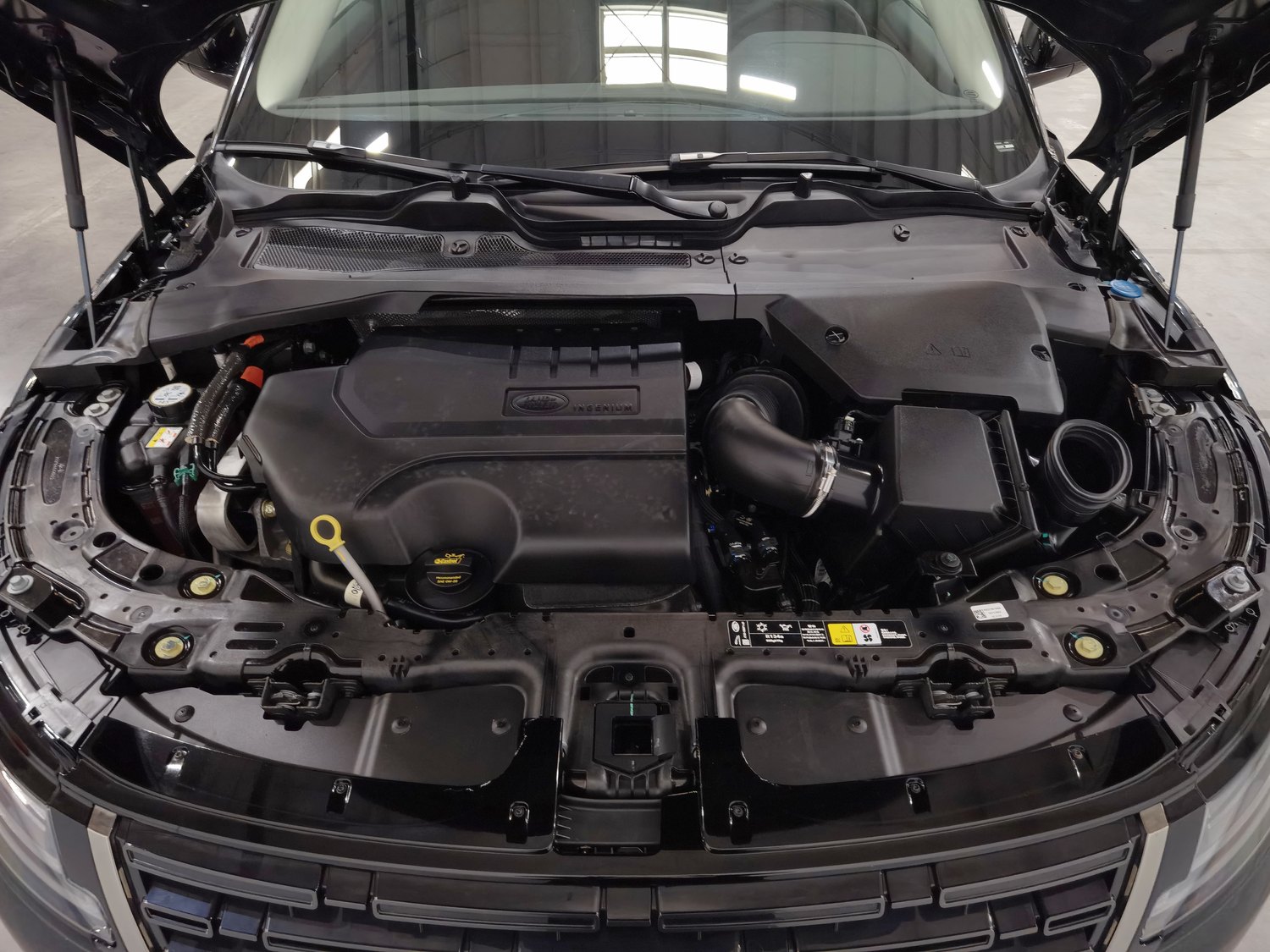 Used Land Rover Range Rover Evoque 2024 2.0 AT