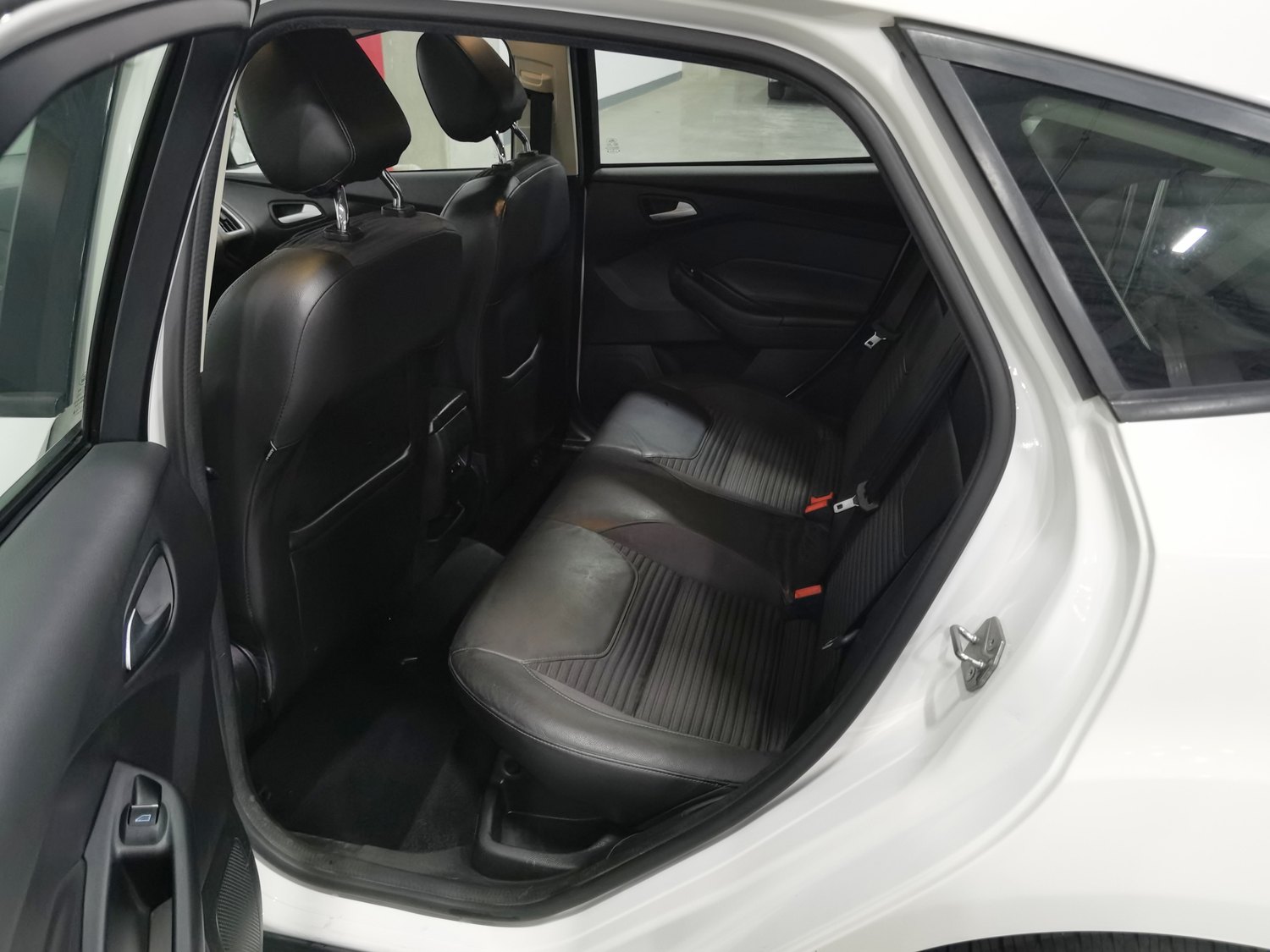Used Ford Focus 2015 1.0 AT