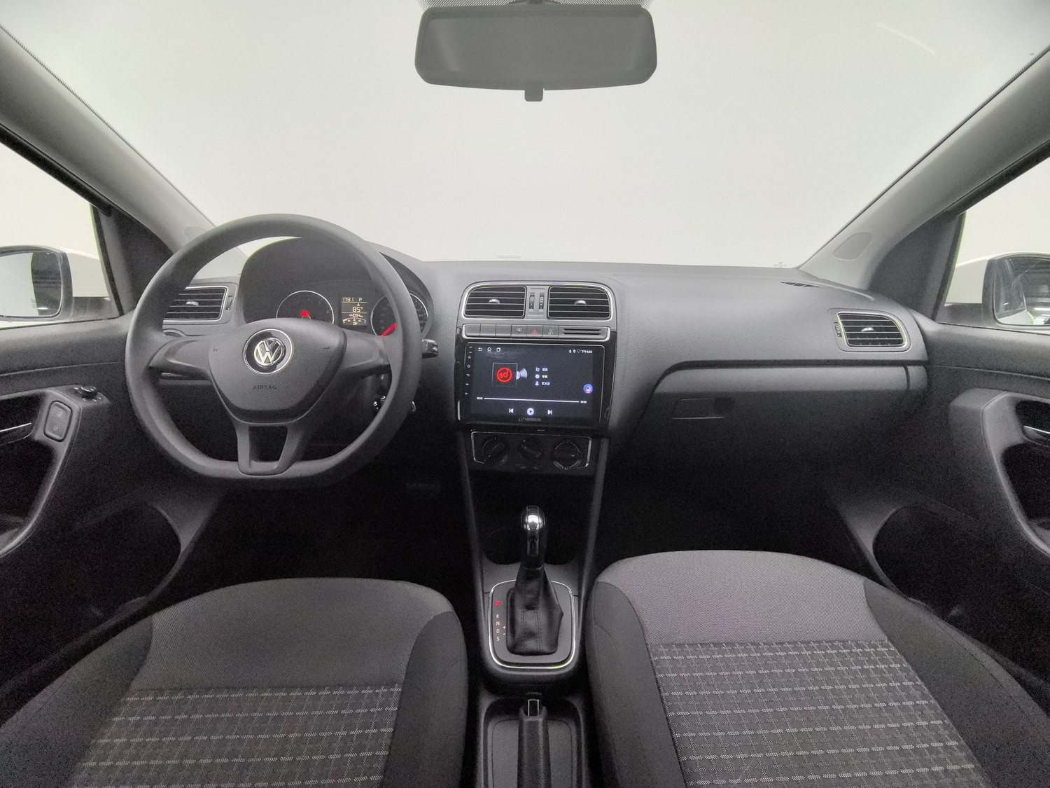 Used Volkswagen Polo 2014 1.4 AT