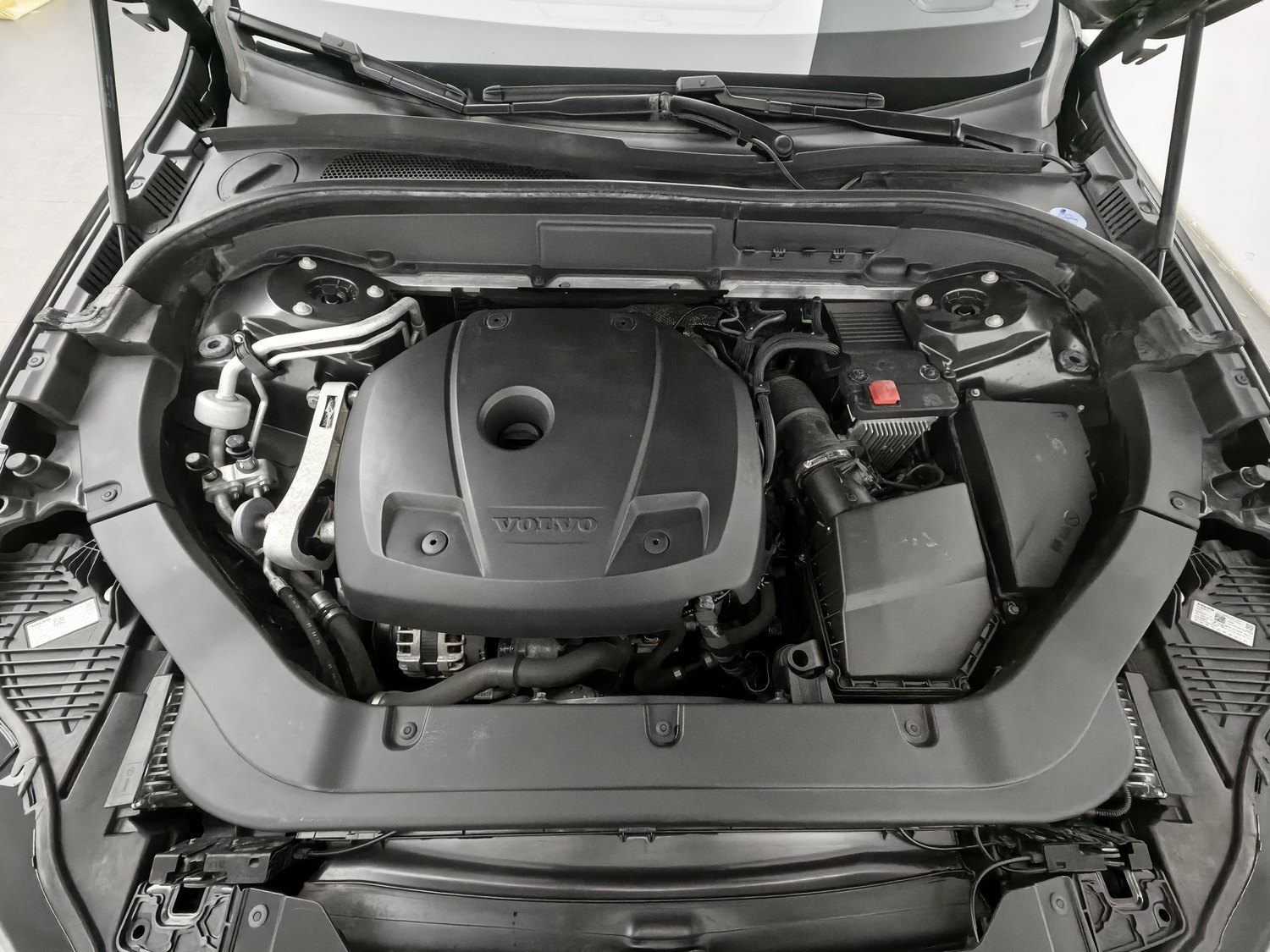 Used Volvo XC60 2021 2.0 AT