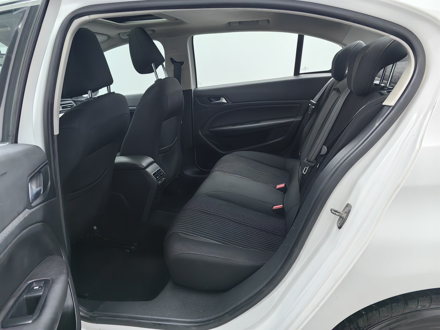 Used Peugeot 408 2016 1.6 AT