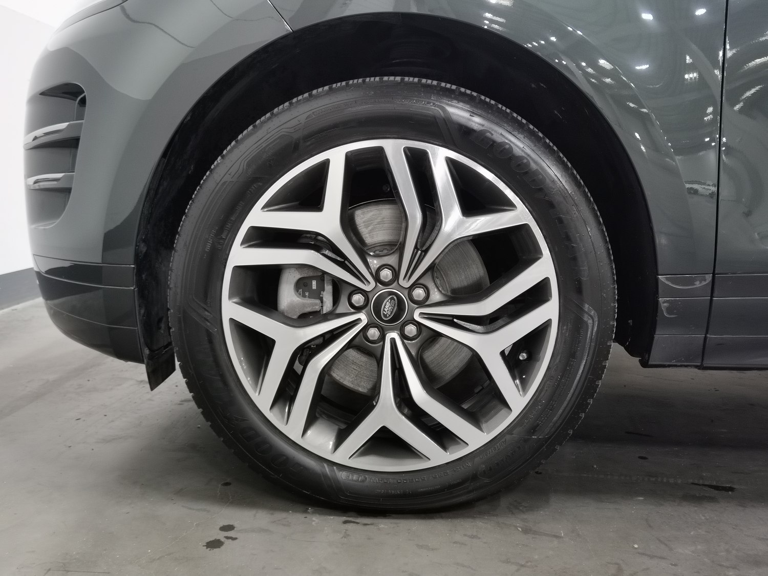 Used Land Rover Range Rover Evoque 2024 2.0 AT