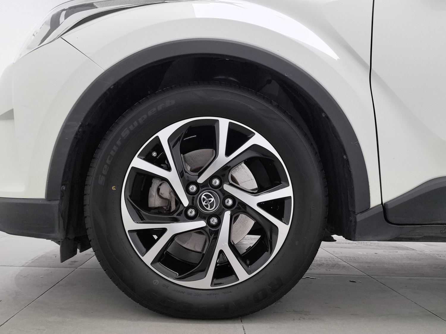 Used Toyota C-HR 2018 2.0 AT